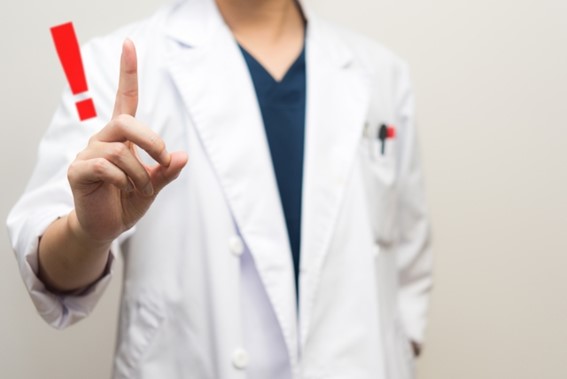 男性医師の画像